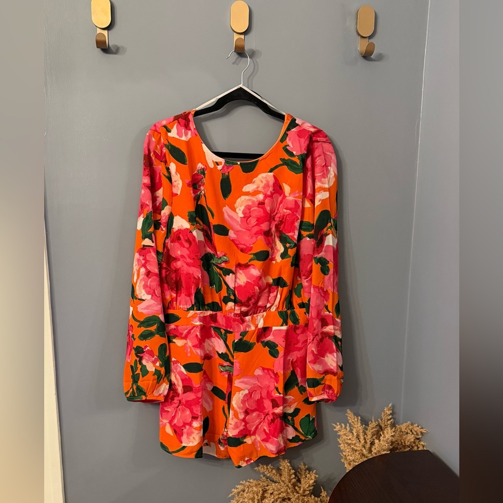 Lulus NWT sweetest song shorts/romper size XL
